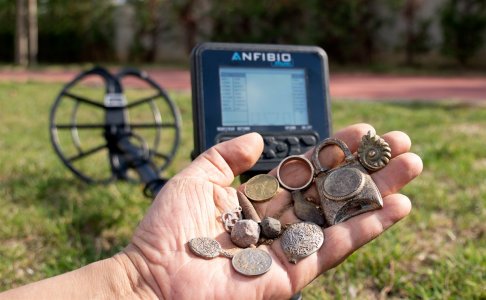 Makro Anfibio Define Dedektörü