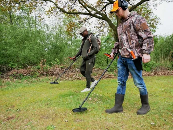 Quest X10 Pro Su Geçirmez Define Dedektörü